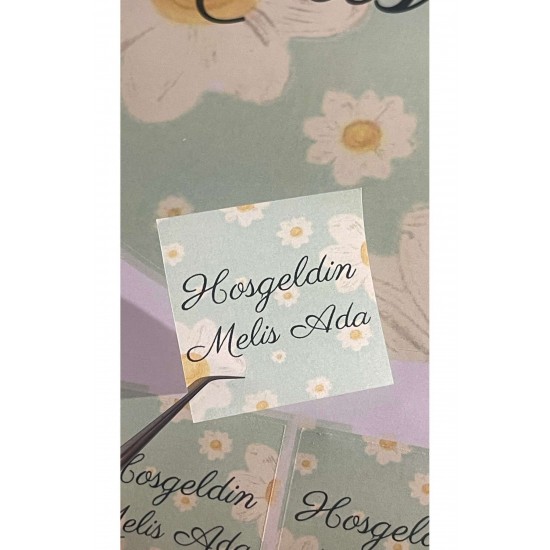 Yenidoğan Çikolata Etiketi 3,5x3,5 cm 88 Adet