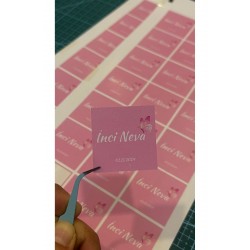 Kelebekli Yenidoğan Çikolata Etiketi 3,8x3,8 cm 54 Adet kişiye özel