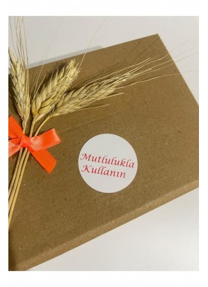 Mutlulukla Kullanın Kırmızı Yazı Yuvarlak Yapışkanlı Etiket 4x4 cm 120 adet