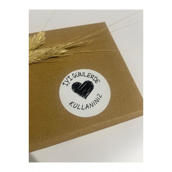 İyi Günlerde Kullanın Siyah Yazılı Ortası Çizim Kalpli Yuvarlak Yapışkanlı Etiket 5x5 cm 100 adet